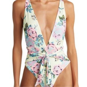 NWOT MAAJI Free Spirit McDreamy Plunge One Piece Swimsuit
